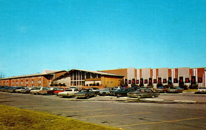 Sunnybrook Lanes (Sunnybrook Motel) - Vintage Postcard